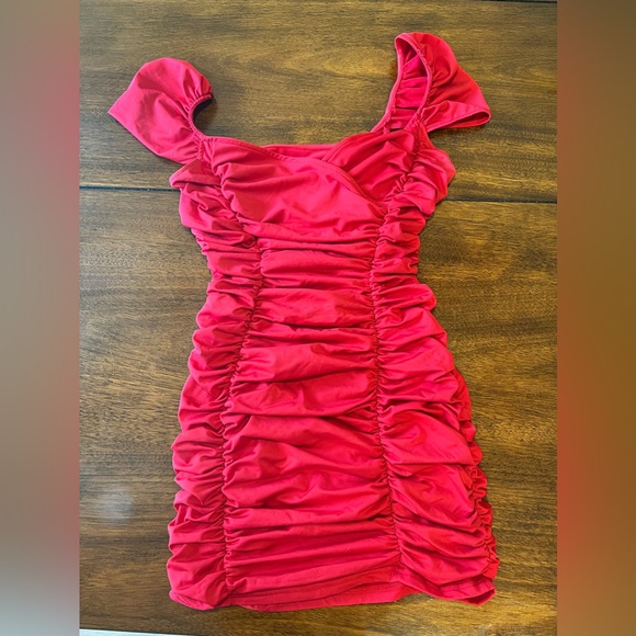 Red Ruched Mini Dress Size M - Picture 1 of 5